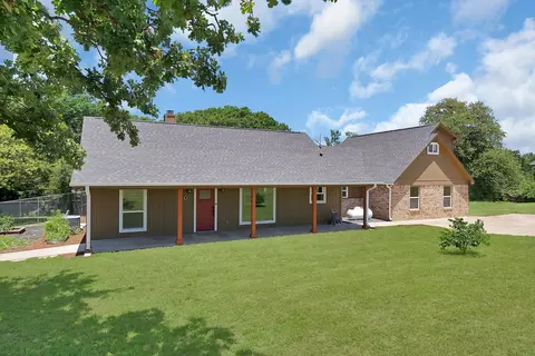 3328 English Creek Ct, Azle, TX 76020