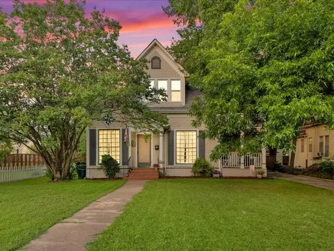 823 S Crockett St, Sherman, TX 75090