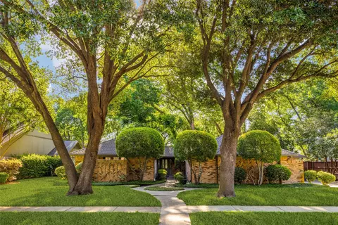 2306 Windsor Dr, Richardson, TX 75082