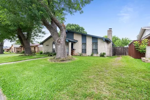948 Meadowcove Cir, Garland, TX 75043