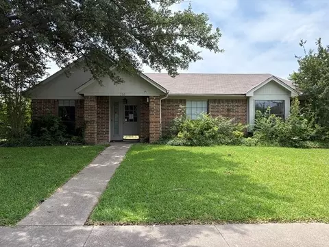 110 E Schreiber St, Garland, TX 75040