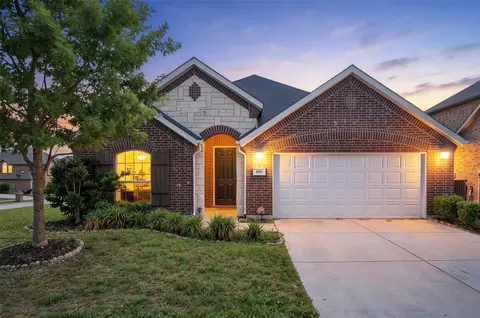 466 Rockaway Dr, Midlothian, TX 76065