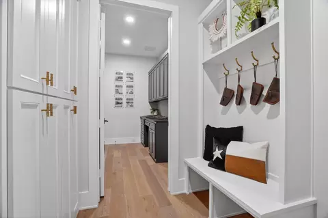 Entry Way - 220 Cavalier Ct, Strawn, TX 76475 photo 1 of 3