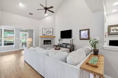 8313 Primrose Trl, Lantana, TX 76226