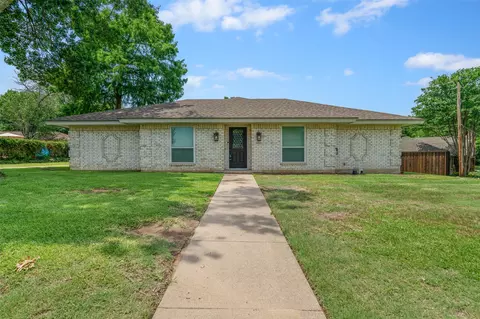 2005 Prince John Dr, Grand Prairie, TX 75050