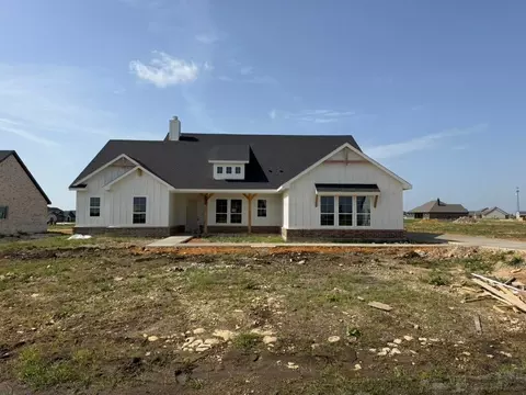12413 Hornfels Dr, Krum, TX 76249
