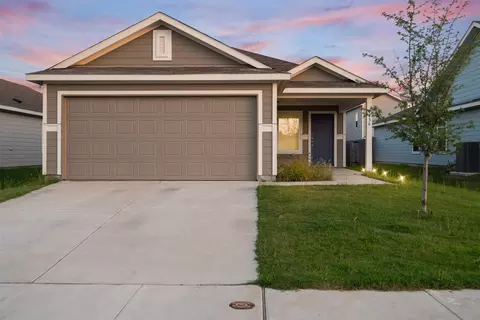 1436 Mahogany Ln, Fort Worth, TX 76140