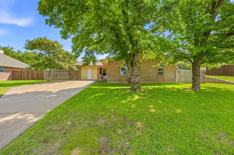 231 Choctaw Dr, Stephenville, TX 76401
