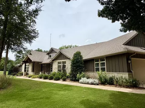3780 Bridges Ct, Aubrey, TX 76227