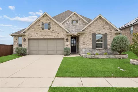 924 Pear Ave, Forney, TX 75126