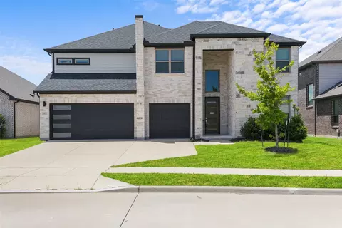 302 Coyote Creek Dr, Lavon, TX 75166