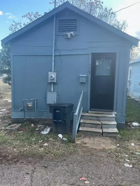 621 Montgomery St, Bossier City, LA 71111