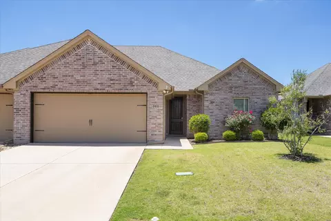 508 Landry Ct, Granbury, TX 76049