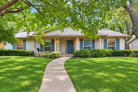 12518 High Meadow Dr, Dallas, TX 75244