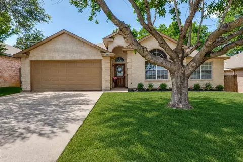 1606 Fern Dr, Mansfield, TX 76063