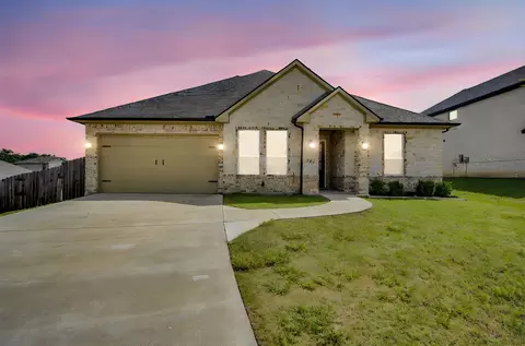 702 Chester Ct, Ennis, TX 75119
