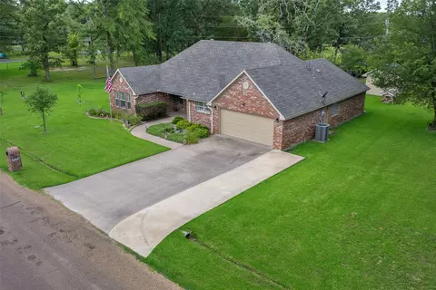 109 Castlewood Rd, Enchanted Oaks, TX 75156