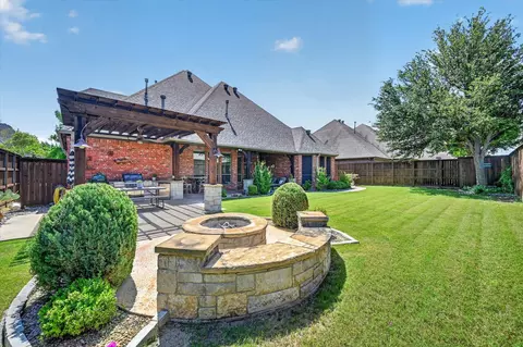8009 Long Trail Dr, North Richland Hills, TX 76182