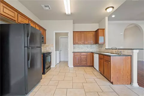 10308 Marigold Ln, Waco, TX 76708 photo 7