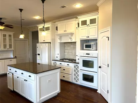 Kitchen - 1170 Brazos Loop, Gholson, TX 76705 photo 6 of 7