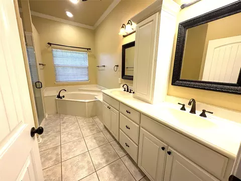 Bath - 1170 Brazos Loop, Gholson, TX 76705 photo 2 of 4