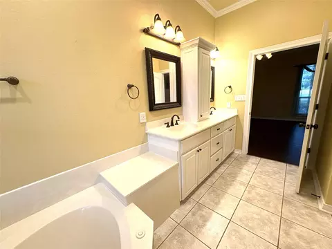 Bath - 1170 Brazos Loop, Gholson, TX 76705 photo 1 of 4
