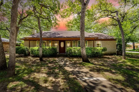 3600 Oak Haven Dr, Forest Hill, TX 76119
