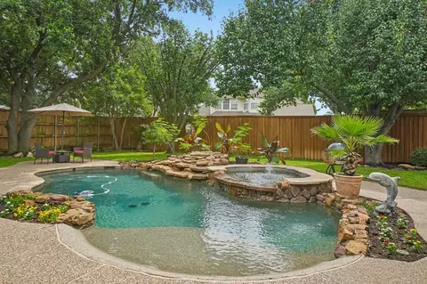 6109 Crestside Dr, Flower Mound, TX 75028