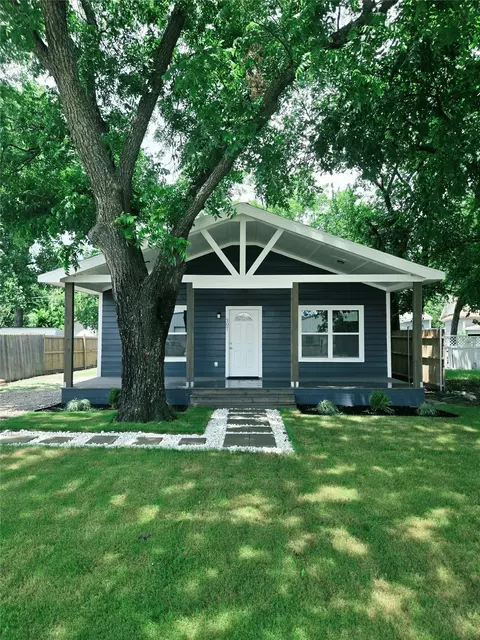 307 S Louisiana St, Celina, TX 75009