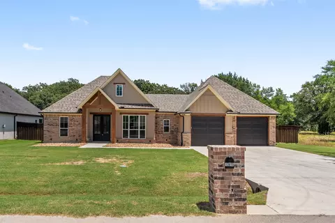 17815 Chaparral Dr, Mabank, TX 75147