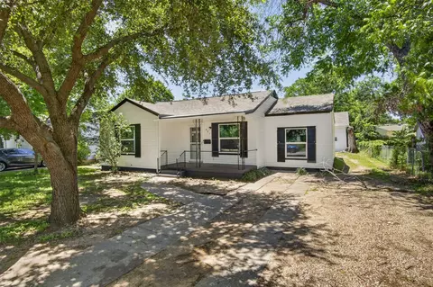 821 Gustave St, River Oaks, TX 76114