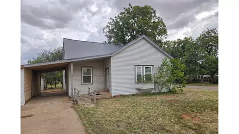 200 SE Avenue F, Childress, TX 79201