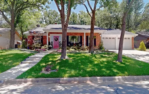 808 San Marcos Ln, Bedford, TX 76021