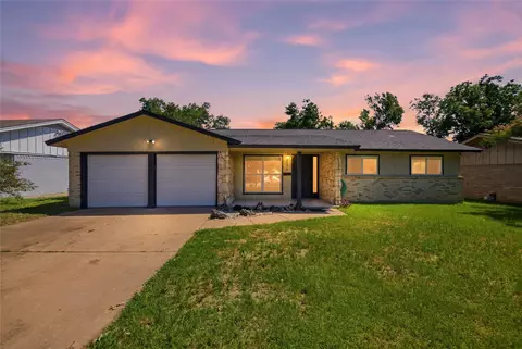 2116 Chelsea Dr, Edgecliff Village, TX 76134