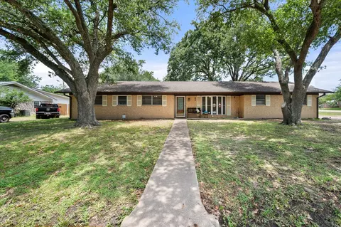 721 Robindale Ln, Fairfield, TX 75840
