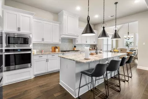 1218 Woodside Dr, Mansfield, TX 76063