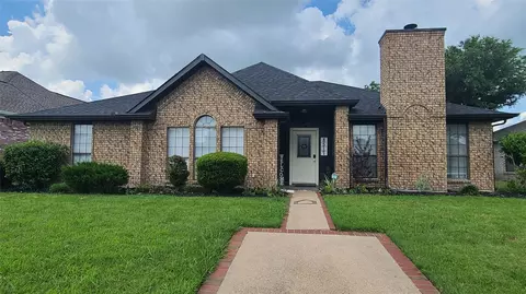 8517 Manchester Dr, Rowlett, TX 75089