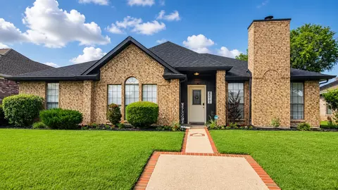 8517 Manchester Dr, Rowlett, TX 75089