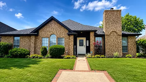 8517 Manchester Dr, Rowlett, TX 75089