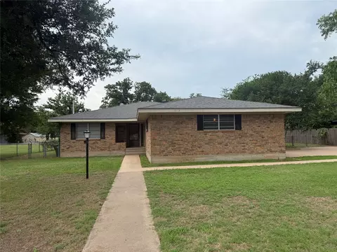 1012 Holden St, Glen Rose, TX 76043