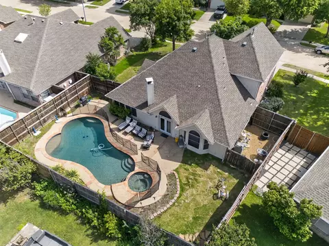 10115 Andre Dr, Irving, TX 75063
