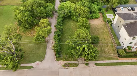 1800 S Trunk Ave, Dallas, TX 75210