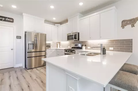 Kitchen - 413 Parkside Dr, Argyle, TX 76226 photo 1 of 2