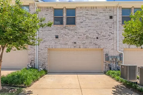Exterior - 413 Parkside Dr, Argyle, TX 76226 photo 3 of 8