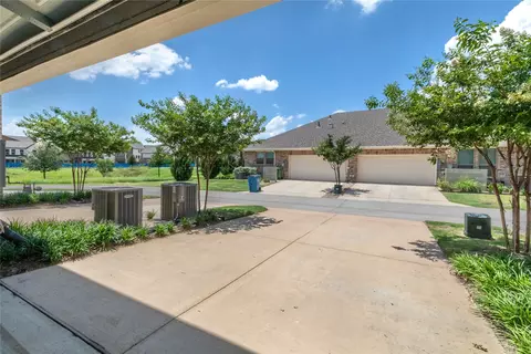 Exterior - 413 Parkside Dr, Argyle, TX 76226 photo 4 of 8