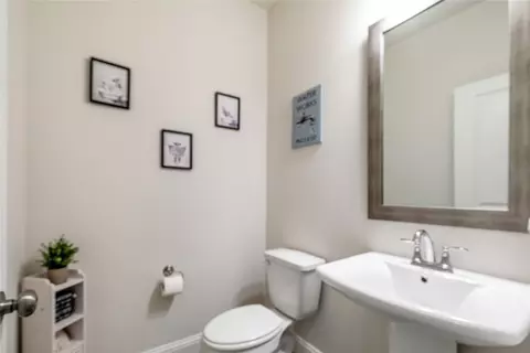 Bath - 413 Parkside Dr, Argyle, TX 76226 photo 1 of 3