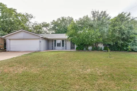 1904 Old Kirk Rd, Bedford, TX 76022