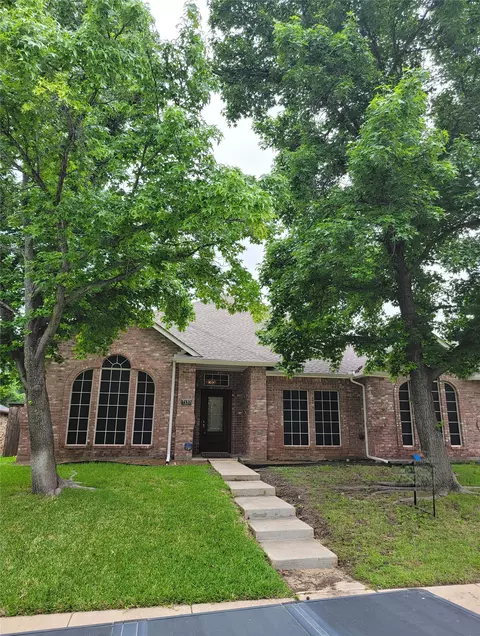 7132 Sample Dr, The Colony, TX 75056
