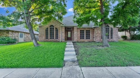 7132 Sample Dr, The Colony, TX 75056