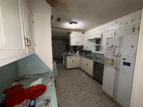 Kitchen - 120 E Dawn Dr, Robinson, TX 76706 photo 1 of 1